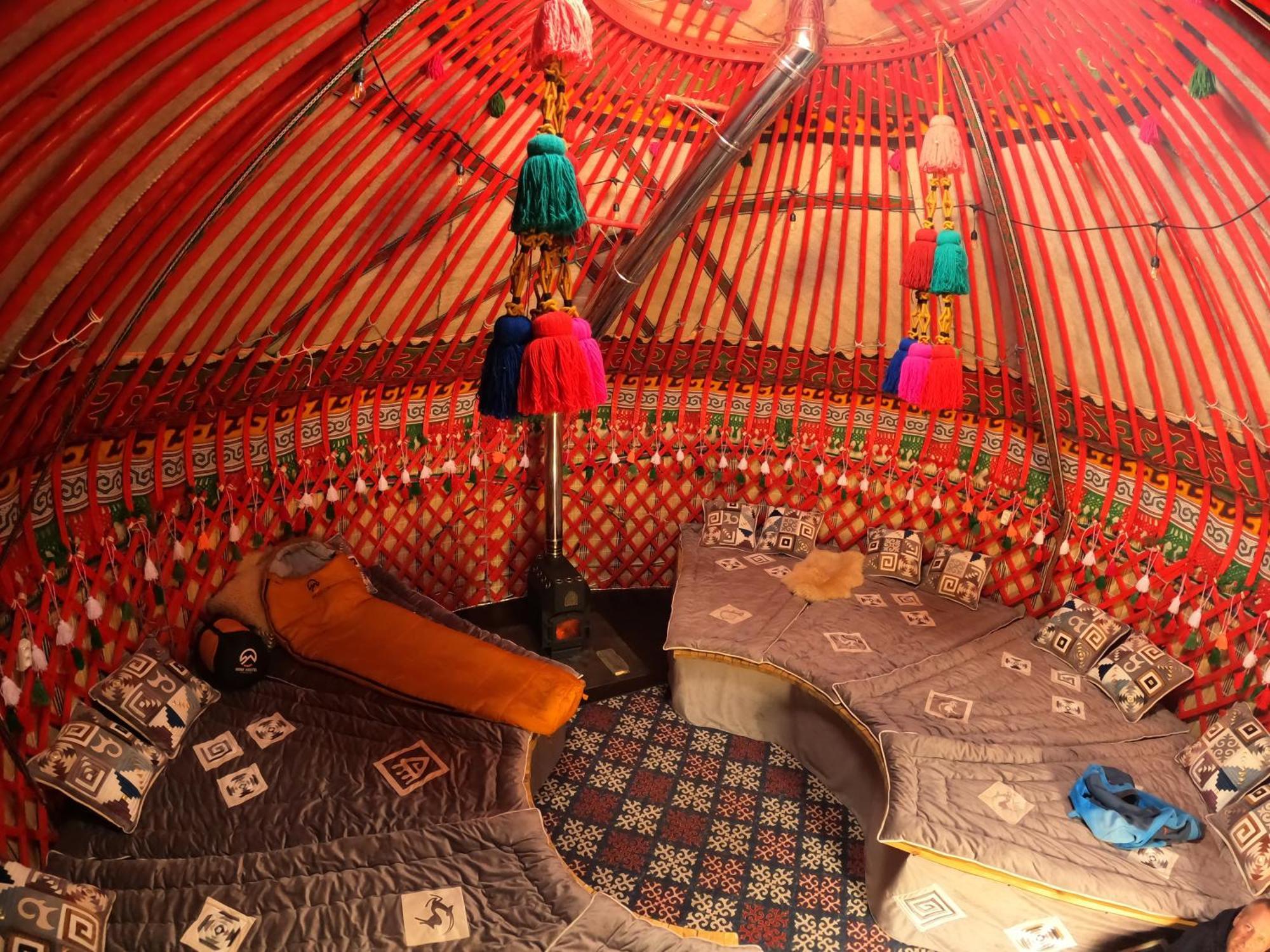 Mine Hostel Dzhergalan Jyrgalan Kültér fotó