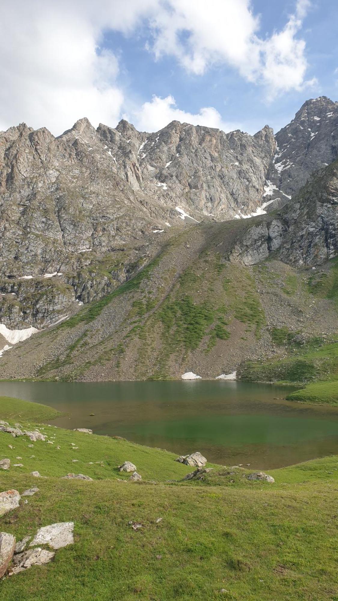 Mine Hostel Dzhergalan Jyrgalan Kültér fotó