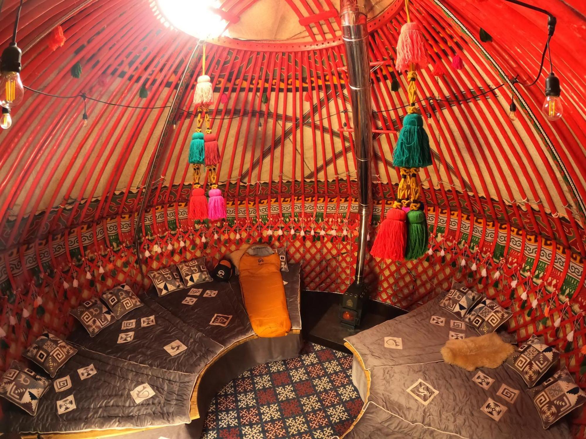 Mine Hostel Dzhergalan Jyrgalan Kültér fotó