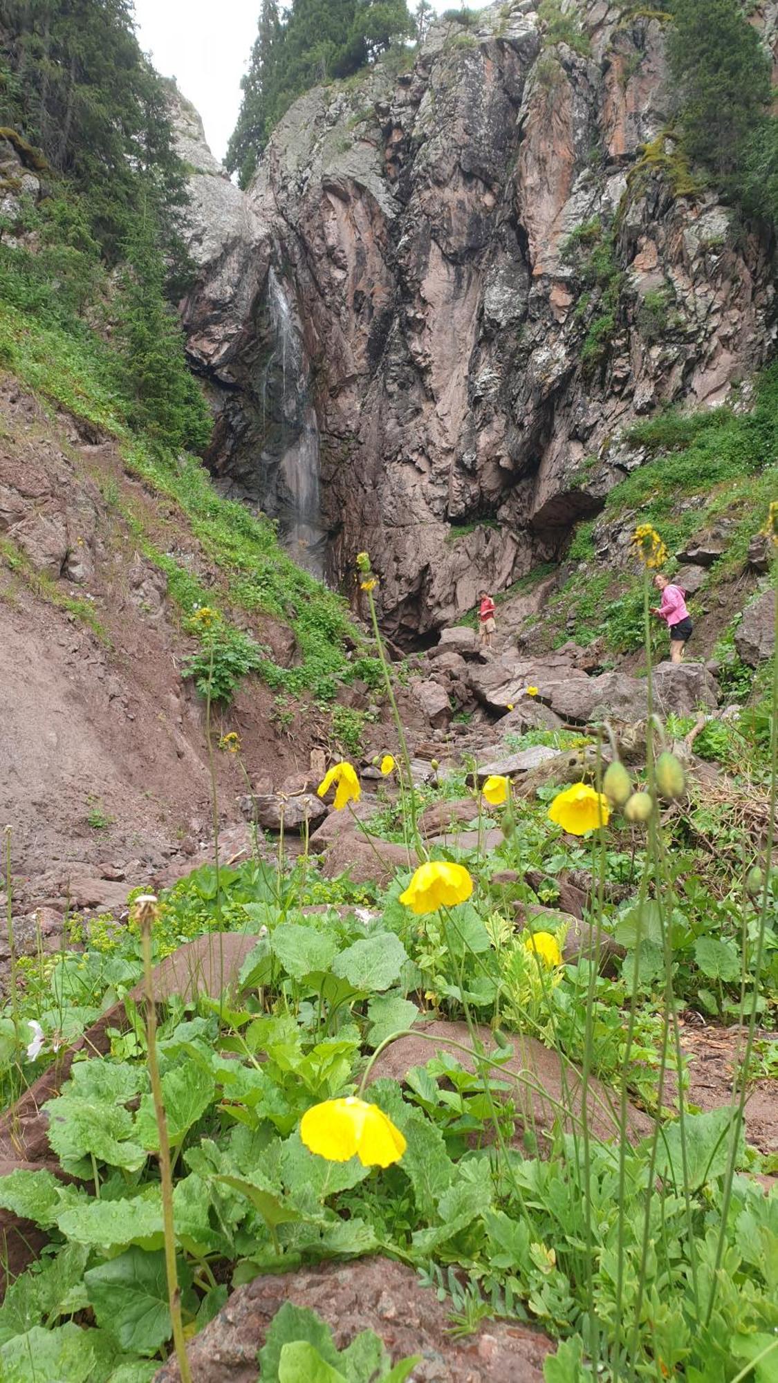 Mine Hostel Dzhergalan Jyrgalan Kültér fotó